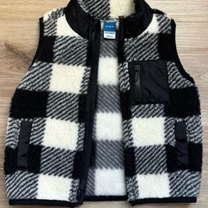 Old Navy Buffalo Plaid Fleece Vest Baby 6–12 Months NWOT Black White